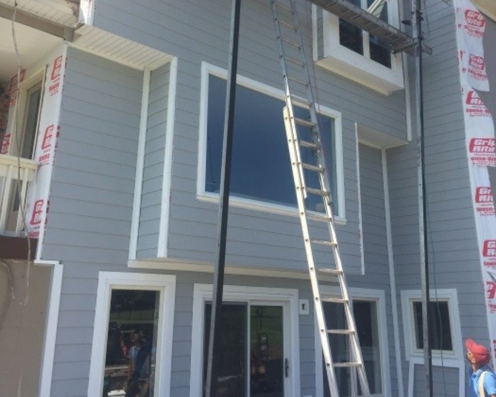 What Factors Determine the Cost of Kansas City Siding Replacement